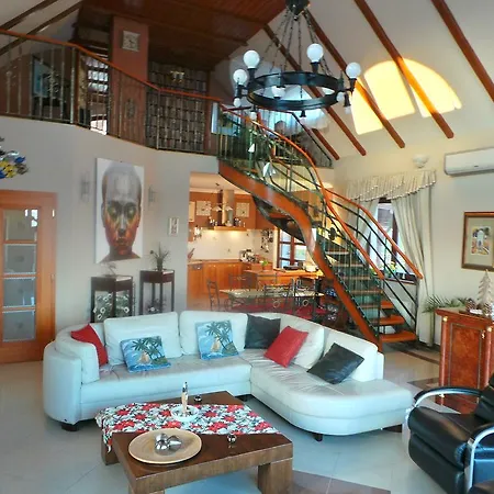 Villa Lakewood